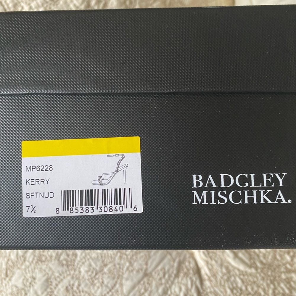 Badgley Mischka Kerry Heels - Picture 4 of 15